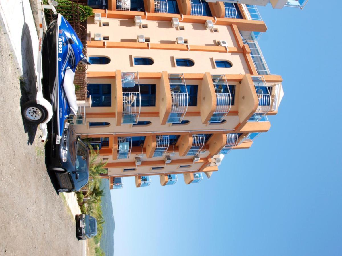 Hotel Penelope Primorsko Buitenkant foto