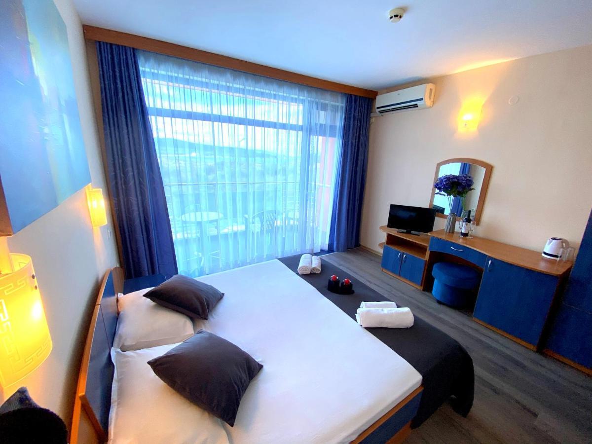 Hotel Penelope Primorsko Buitenkant foto
