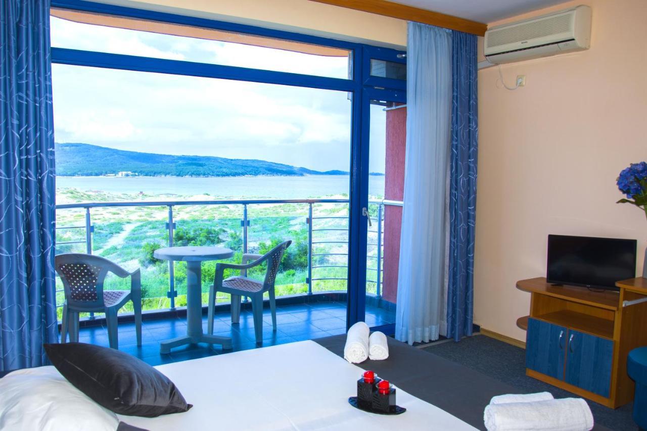 Hotel Penelope Primorsko Buitenkant foto