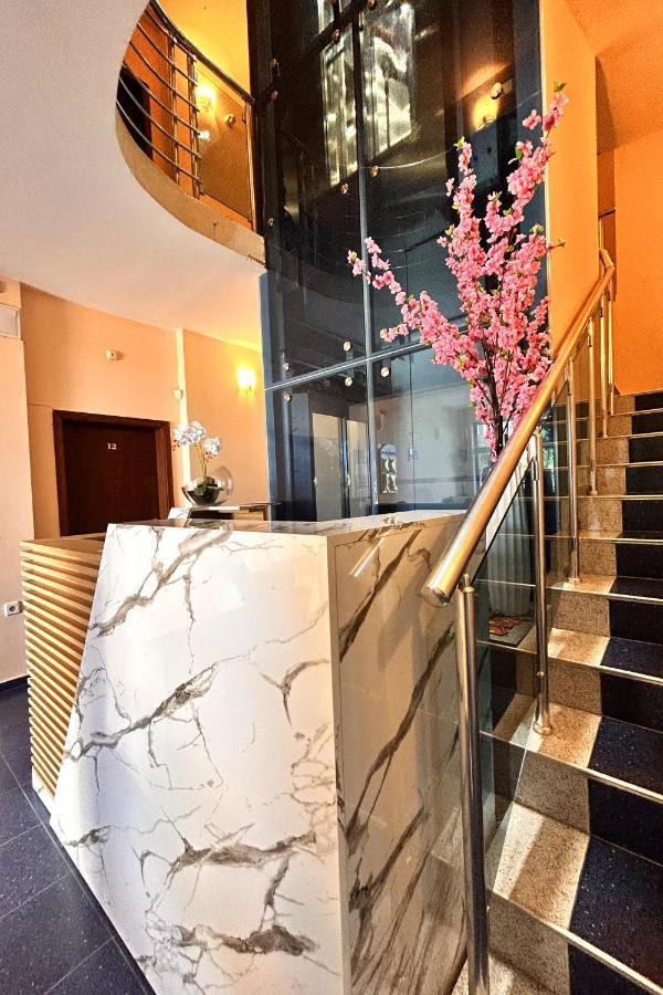 Hotel Penelope Primorsko Buitenkant foto