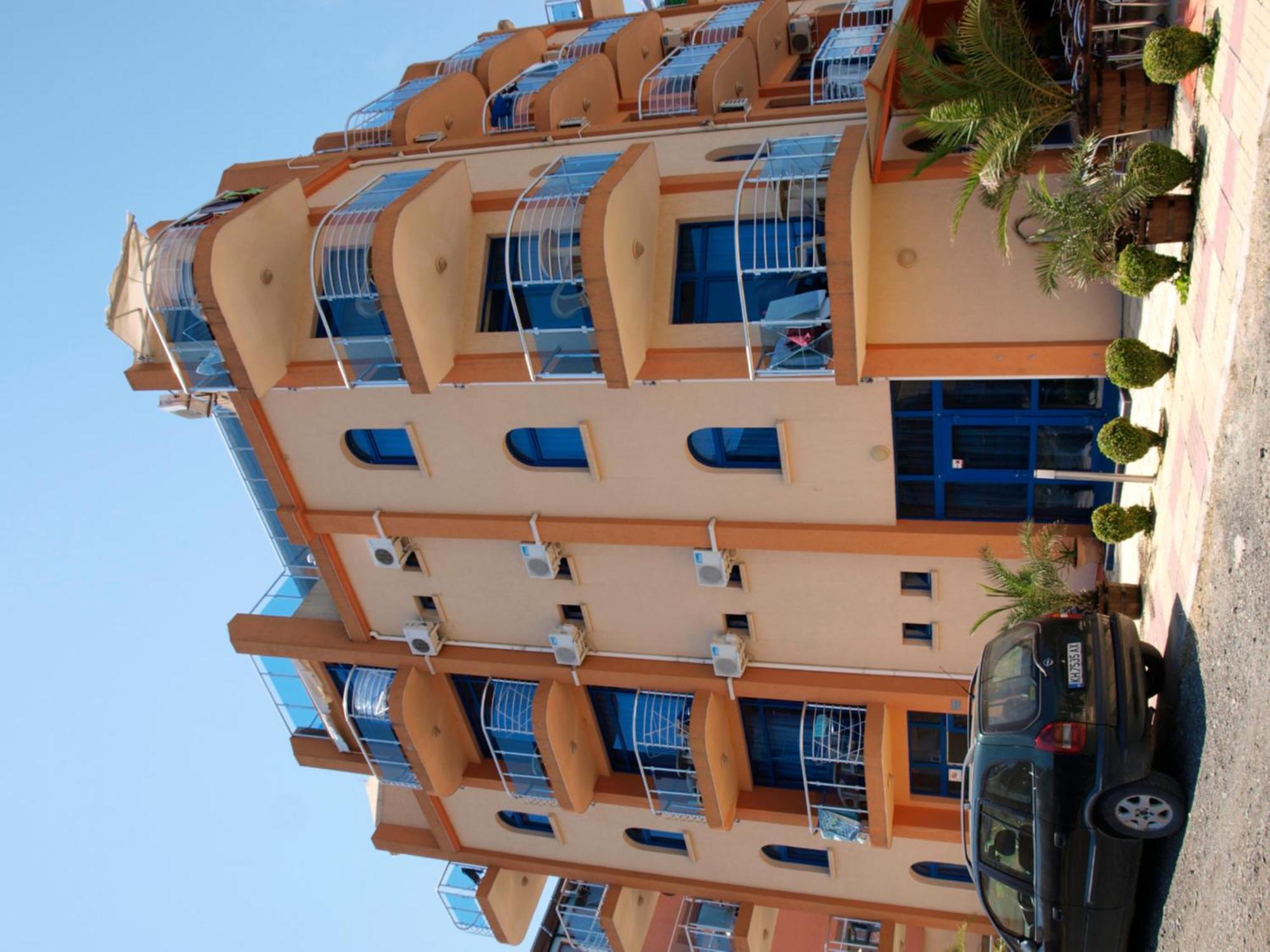 Hotel Penelope Primorsko Buitenkant foto