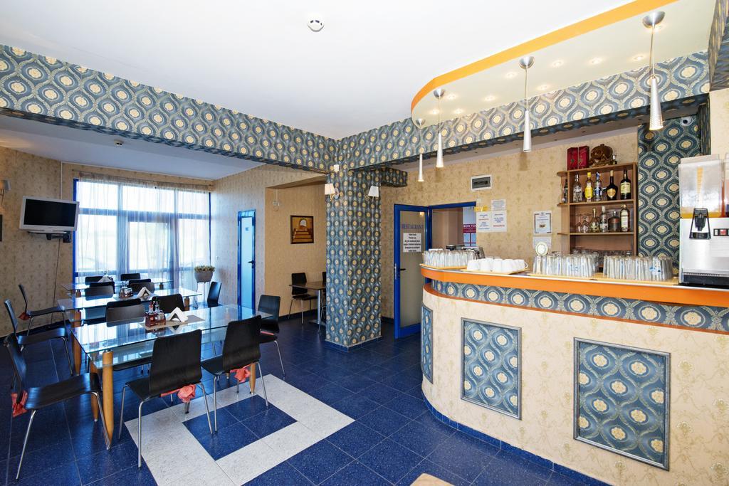 Hotel Penelope Primorsko Buitenkant foto