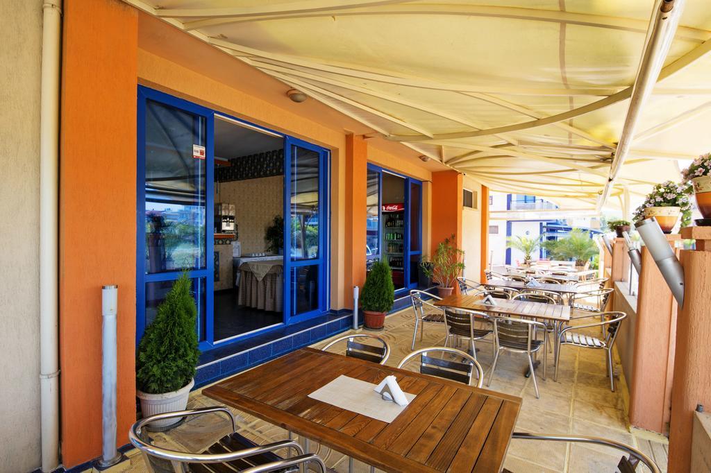 Hotel Penelope Primorsko Buitenkant foto